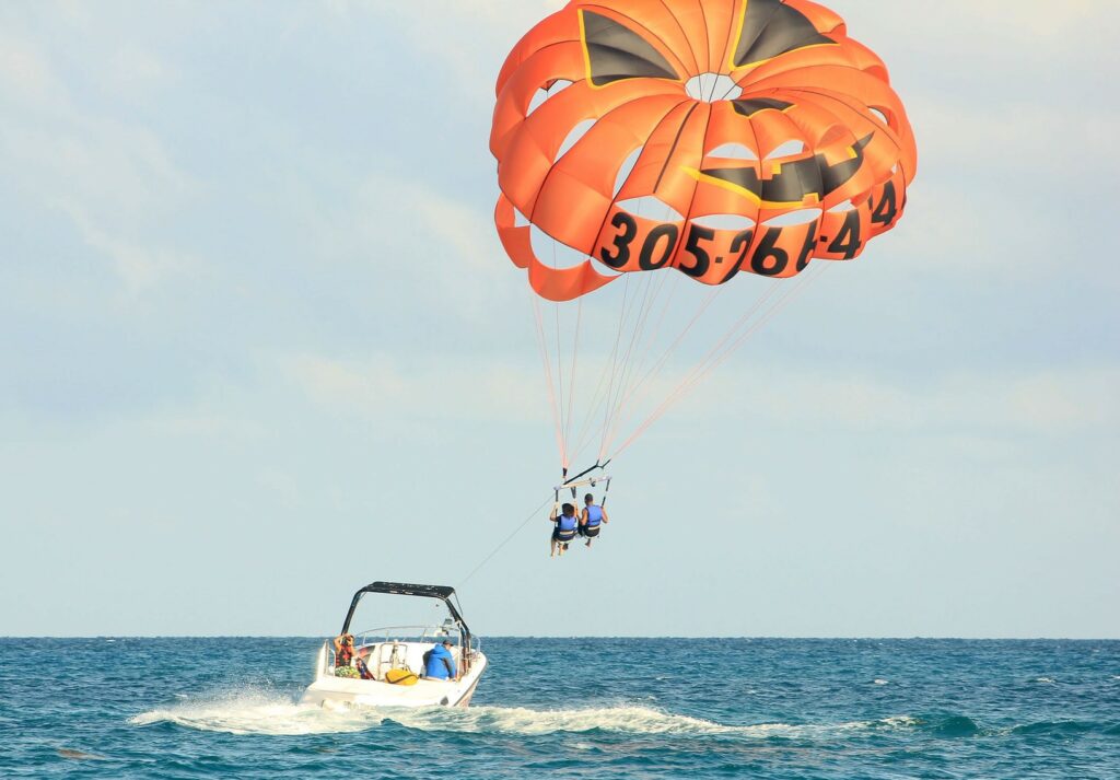 Jack-o-lantern Parasailing